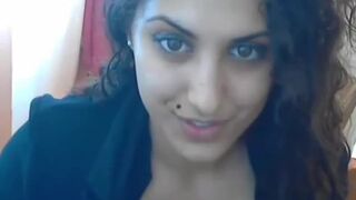 REAL SEXY ARAB EGYPT MUSLIM TEEN MASTURBATES IN STOCKINGS ON WEBCAM