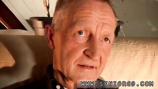 Cute asian blowjob pov Lisa, Pauls new girlfriend, is always prepared