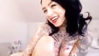 dildo camgirl babe @ beautifuldirtyangels.com 