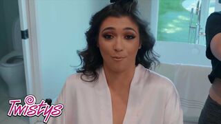 Horny Girls Jenna Foxx And Brooklyn Gray Play Together