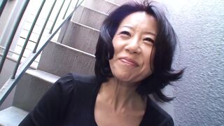 MILF ENJOYS GETTING FINGERED AND LICKED THEN A HARD FUCK