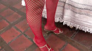 Latin Stepmom goes Crazy