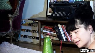 Siouxsie Q Huge Vegetable Insertion