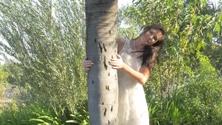 Aidra Foxx Plays With Her Meaty Pussy Lips