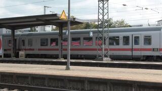 Sex in the train station - Public with Popp Sylvie