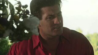 Nice ass dame gets banged outdoors after she could no longer bear being horny