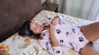 I woke up my girlfriend for a morning fuck!