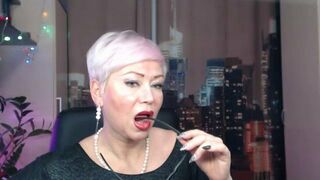 Blonde stepmom has nipples orgasm and pussyfucking close up!