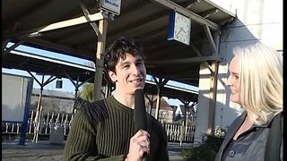 Blonde im Hotelzimmer