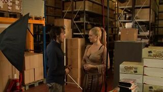 Francesco Malcom pleases Lea Lexis in a hard sex scene