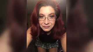 LilGiantess Chats With Her Cuck