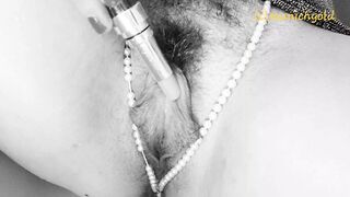 sexy hairy pussy from amateur munichgold with long labia comes for you with NS squirt