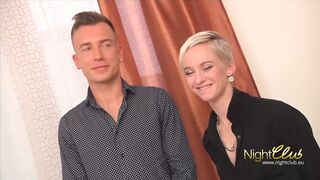 Slowakische Schlampe fickt Bodybuilder vor dem Freund,krass