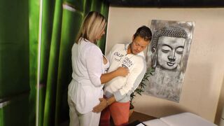 Fraeulein Erika die geile Massage Lehrerin