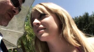 Der grosse Schwanz muss in die kleine Fotze