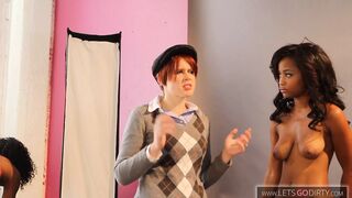 black and white lesbian 3some at photo shooting