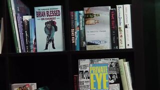 Schneller Vierer mit 2 Blonden in der Stadtbibliothek