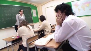 BLONDE MOANS AS SHE BOUNCES TIGHT PUSSY ON A HUGE COCK