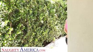 Naughty America Jenni Lee brings home stranger to fuck after