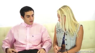 Super Cute Teen Hanjob On The Couch