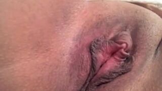 barecamgirl.com big clit pussy closeup webcam show